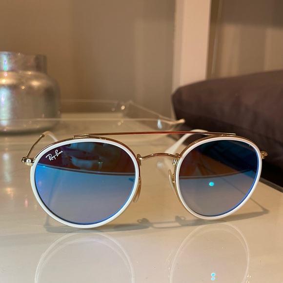 Ray Ban Sunglasses 💙 - Picture 2 of 5